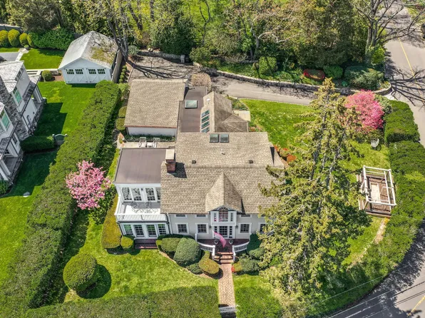 64 Five Mile River Road, Darien, CT 06820