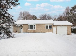 813 Walkley Rd, Ottawa, ON K1V 6R6