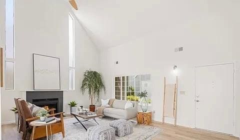 4th image of 1729 Somerset Pl