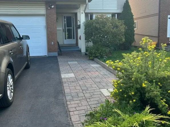 56 Fieldgate Dr, Ottawa, ON K2J 1T9