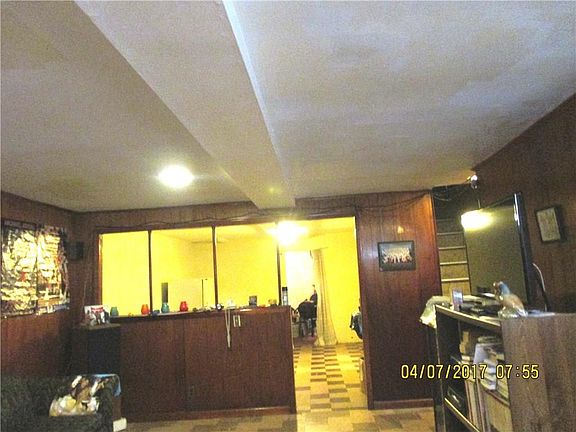 5th image of 670 E 78th St
