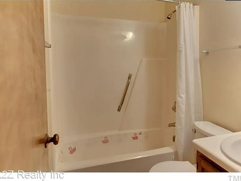 105 Lantern Way — Photo 18