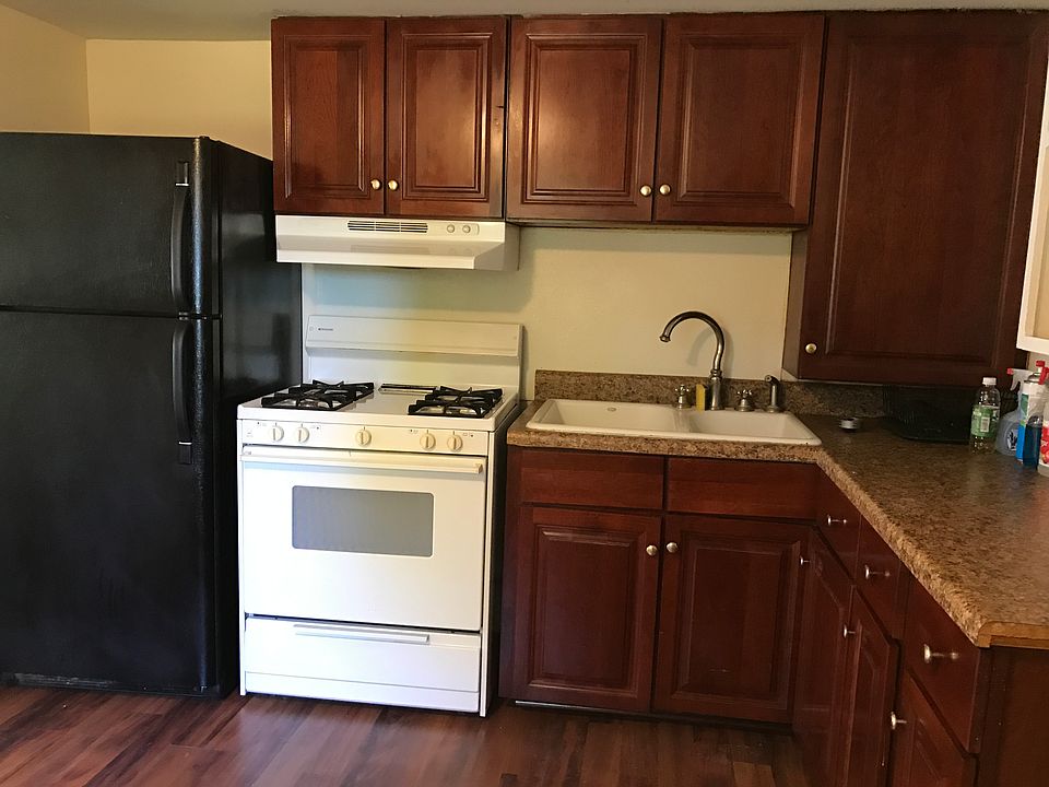 Stylish Upscale Kitchen 