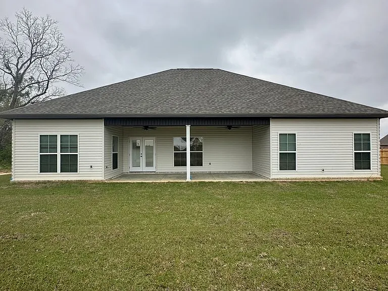1445 Highway 167 S — Photo 3