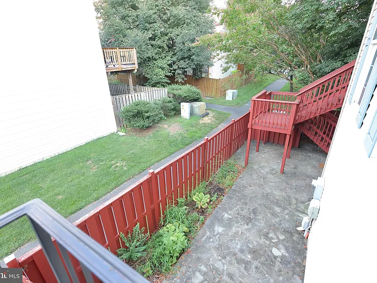 6633 Creek Point Way — Photo 57
