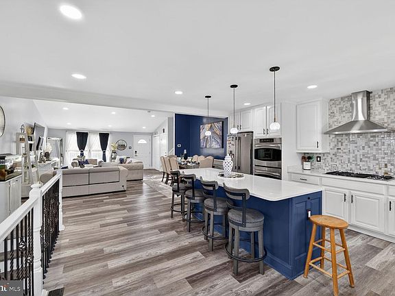 3rd image of 74 Yew Rd