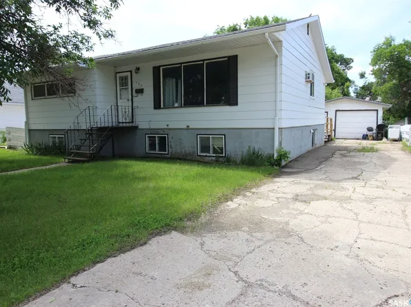 537 4th Street W, Shaunavon, SK S0N 2M0