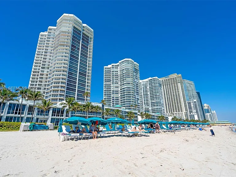 16485 Collins Ave #35C — Photo 30