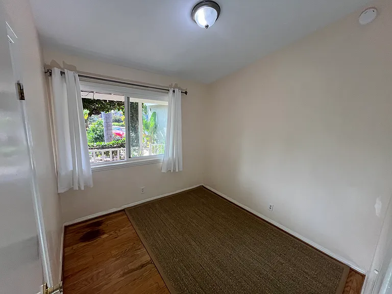 1476 Namouna St — Photo 10