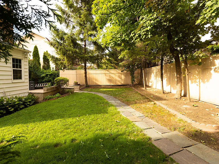 228 Carol Ave — Photo 27