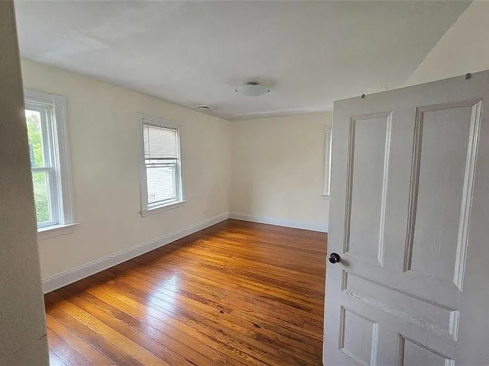 4 Ellery St #3