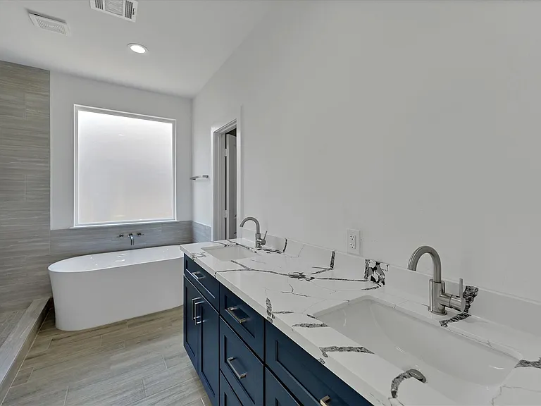 939 Lake View Dr — Photo 19