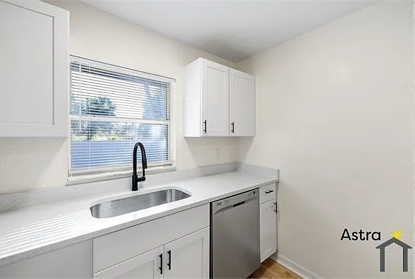 966 22nd Ave S #101 — Photo 3