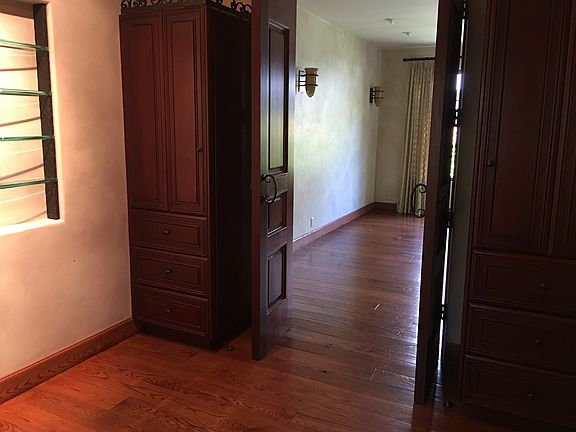 3rd image of 467 Tennyson Ave