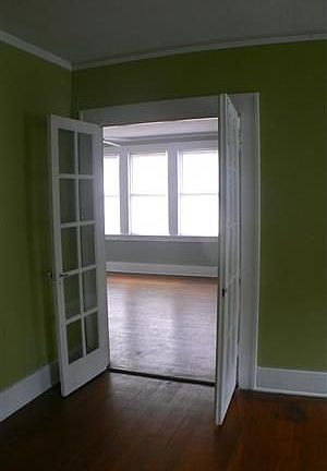 2nd image of 610 E 49th St #B