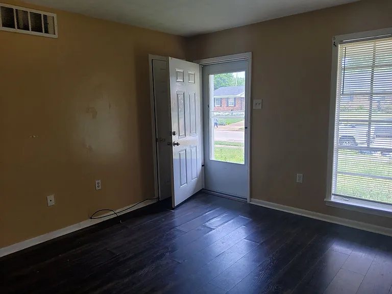 2771 Northmeade Ave — Photo 8