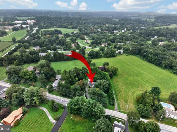 1786 W Doe Run Rd, Kennett Square, PA 19348