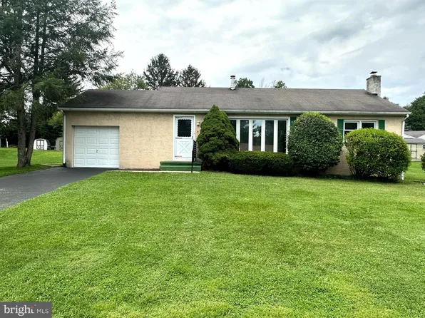 11 Beechwood Dr, West Brandywine, PA 19320