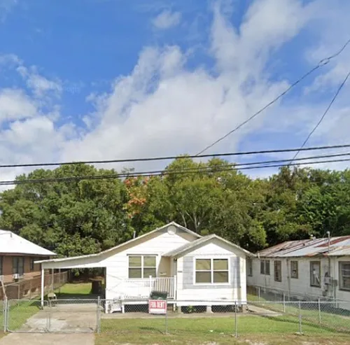 7445 Main St Photo 1