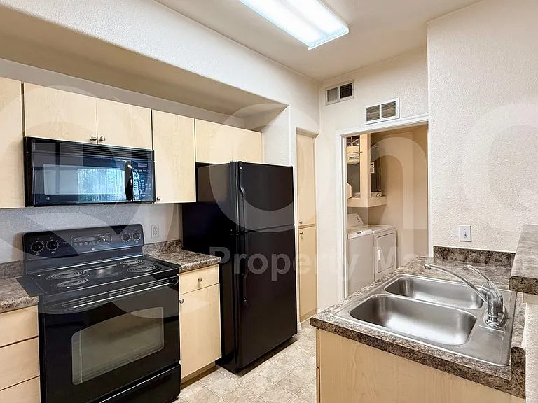 18416 N Cave Creek Rd #2023 — Photo 2