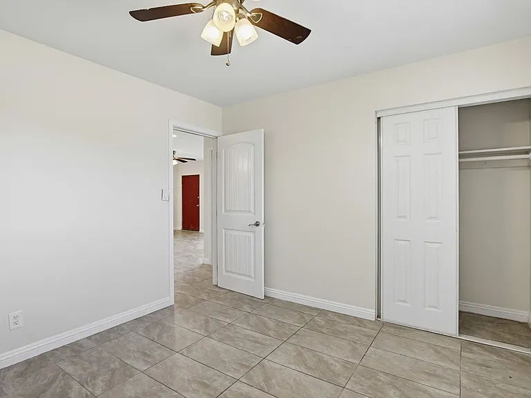 4255 1/2 Altadena Ave — Photo 16
