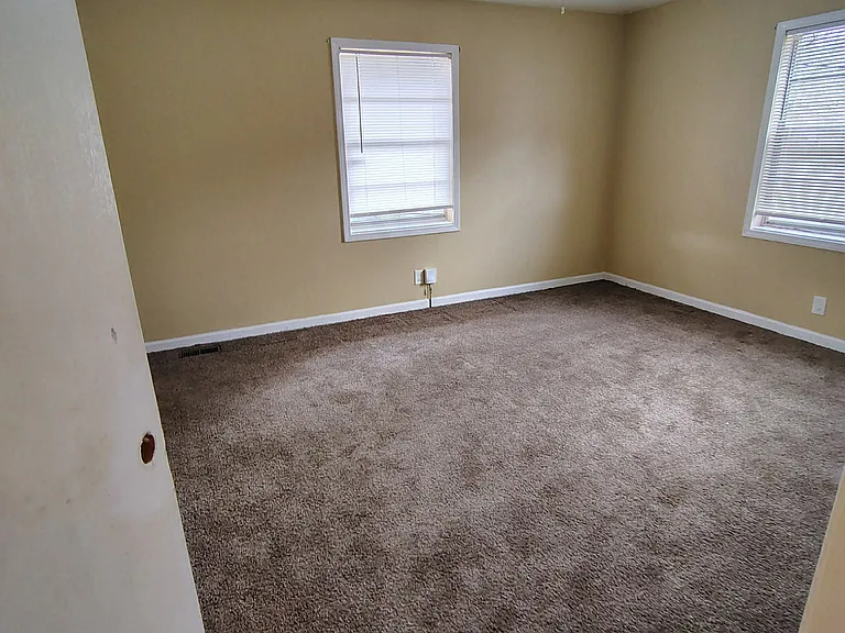 1676 Pine Ave SW — Photo 7