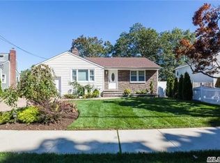 16 Anding Ave, Merrick, NY 11566