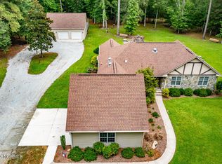 421 Gatewood Dr, New Bern, NC 28562