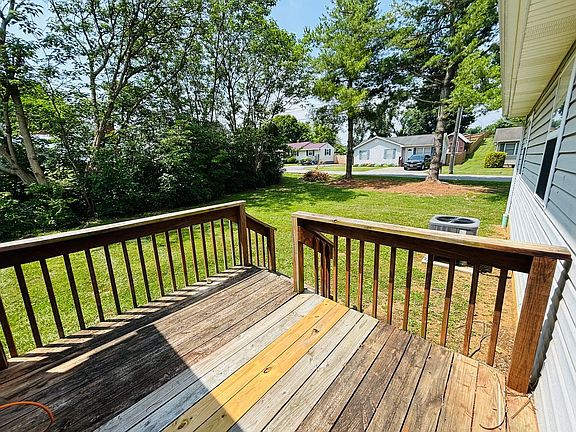 5th image of 400-490 Harmon Cir SE #405
