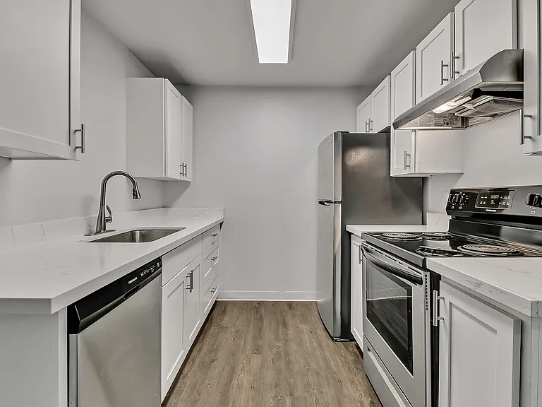 The Landing Apartments — Photo 9