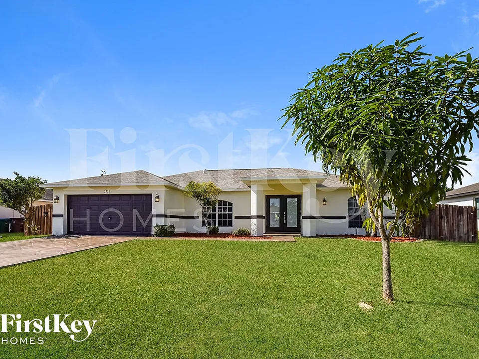 3736 SW Santa Barbara Pl