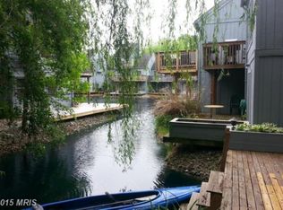 11186 Glade Dr, Reston, VA 20191