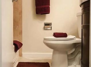 900 Malta Ln, Silver Spring, MD 20901