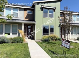 4727 W Santa Fe Ln, Meridian, ID 83642