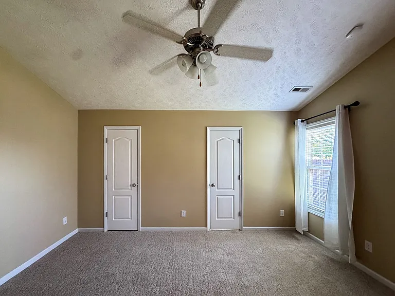1945 Yellowbrick Rd — Photo 15