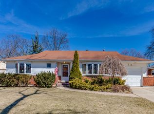512 Ridgewood Rd, Elk Grove Village, IL 60007