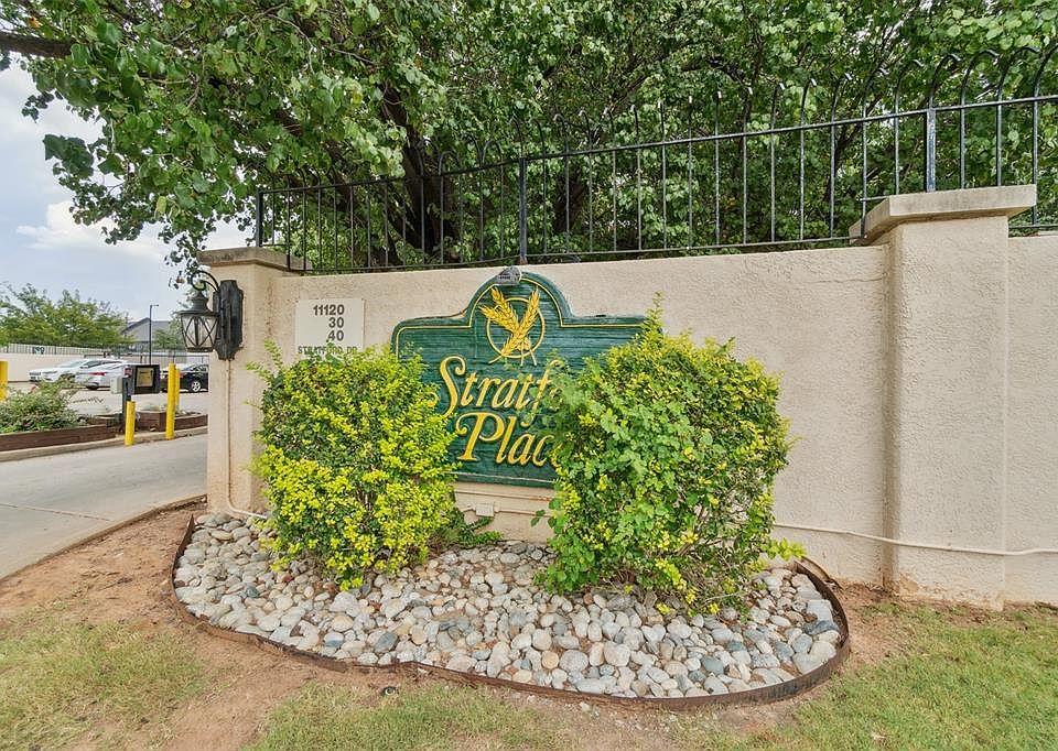 1st image of 11120 Stratford Dr APT 220