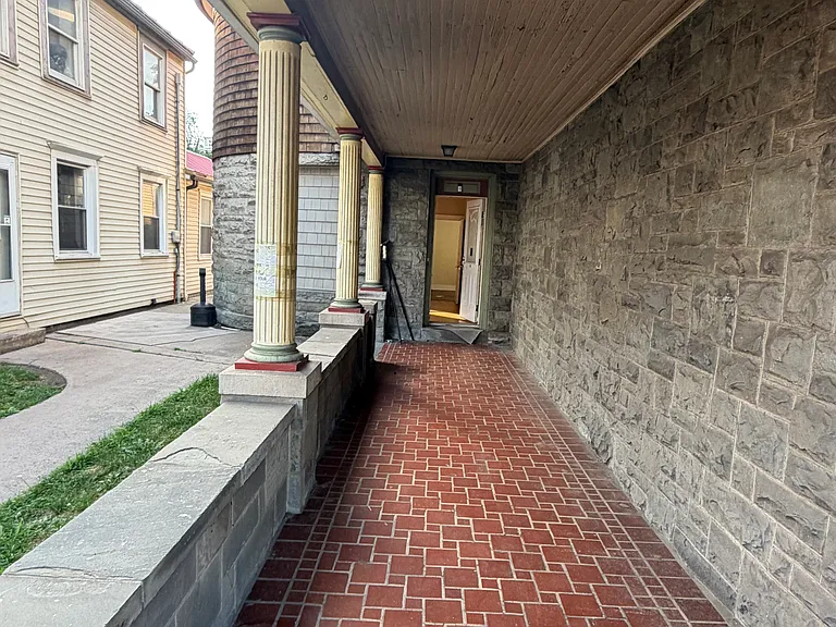 149 W Main St — Photo 16