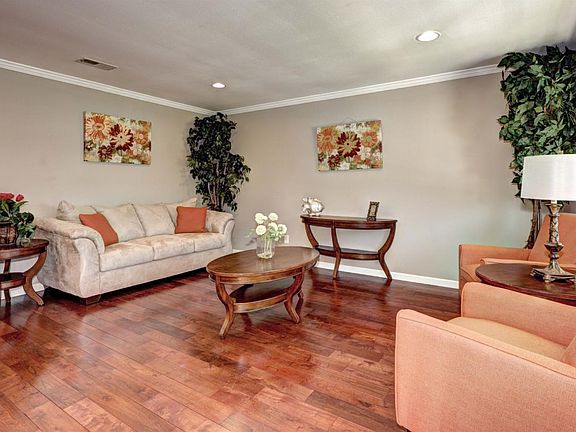 4th image of 4621 Blanco Dr