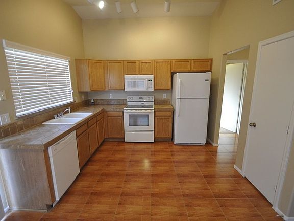 3rd image of 3056 W Salter Dr