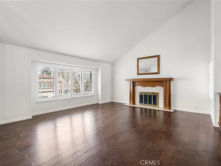 11861 Darby Ave — Photo 9