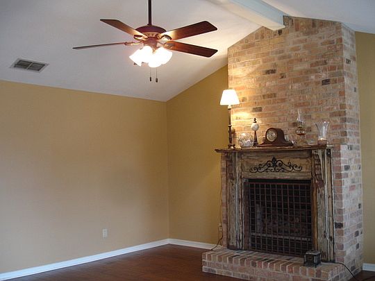 3rd image of 1205 Acapulco Ln