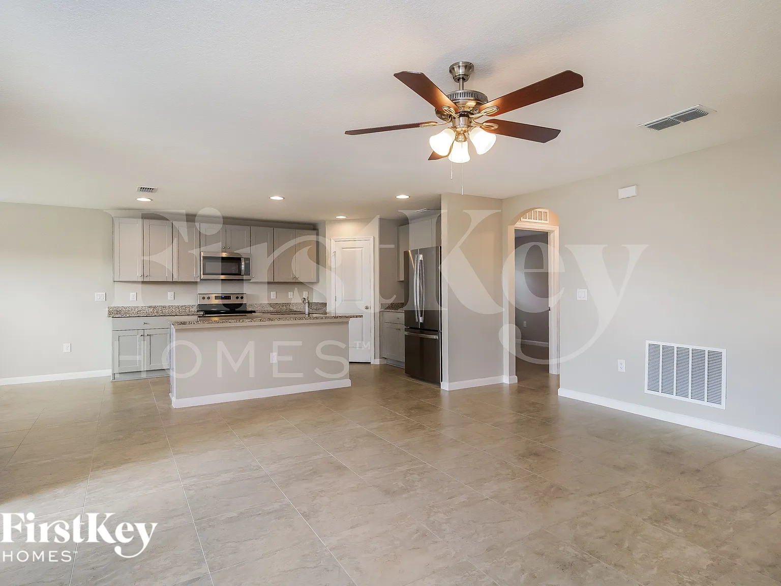 4 bed, 2.0 bath, 1758 sqft, $1,920 — Photo 3