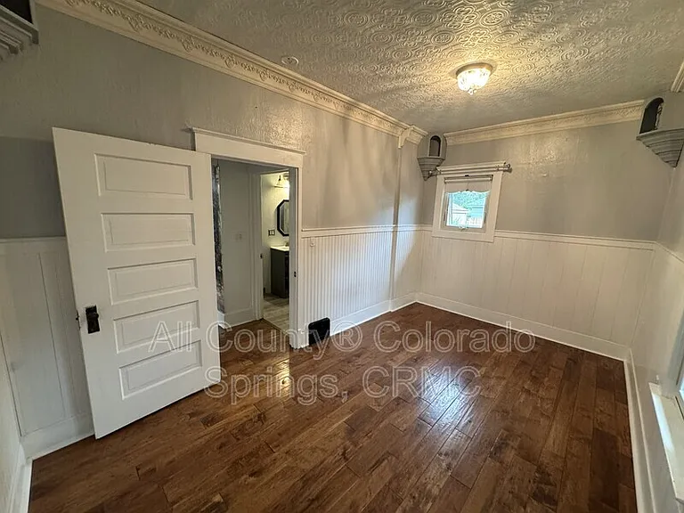 219 E Jefferson St — Photo 9