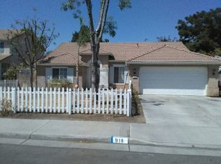 918 W Pebble Dr, Hanford, CA 93230