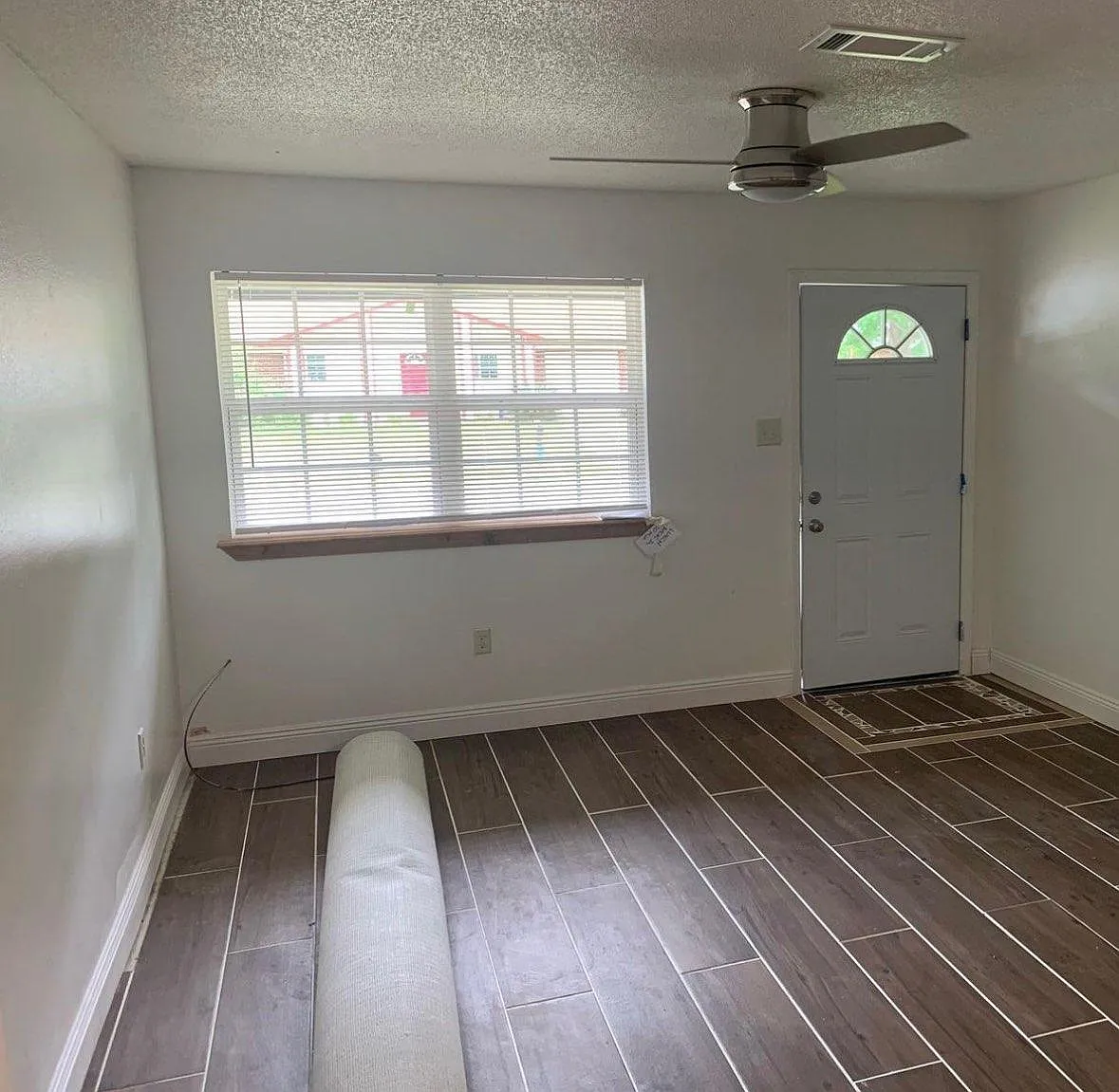 3 bed, 1391 sqft, $1,600 — Photo 2