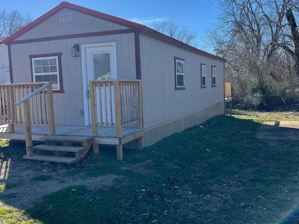 264 S Front St, Sharon, TN 38255