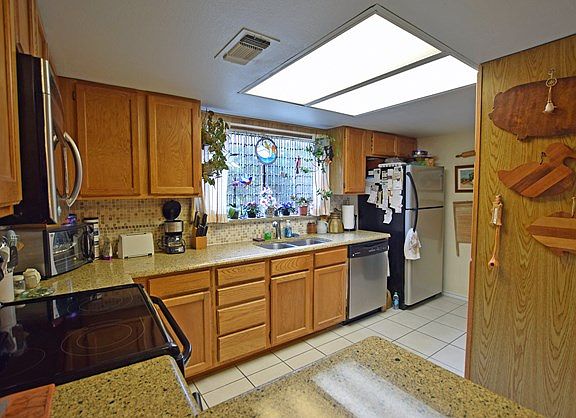 4th image of 140 Shalako Dr