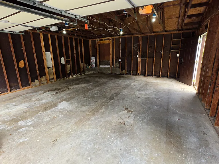 3100 Meadow Mere W — Photo 34