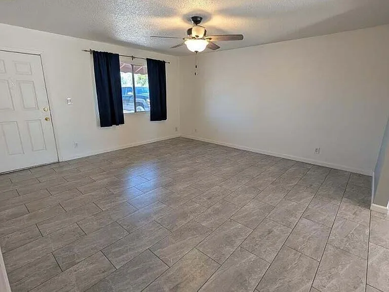 1711 S Hardy Dr — Photo 4
